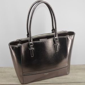 Guess tote